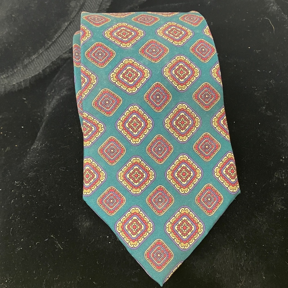 Geoffrey Beene silk men’s necktie